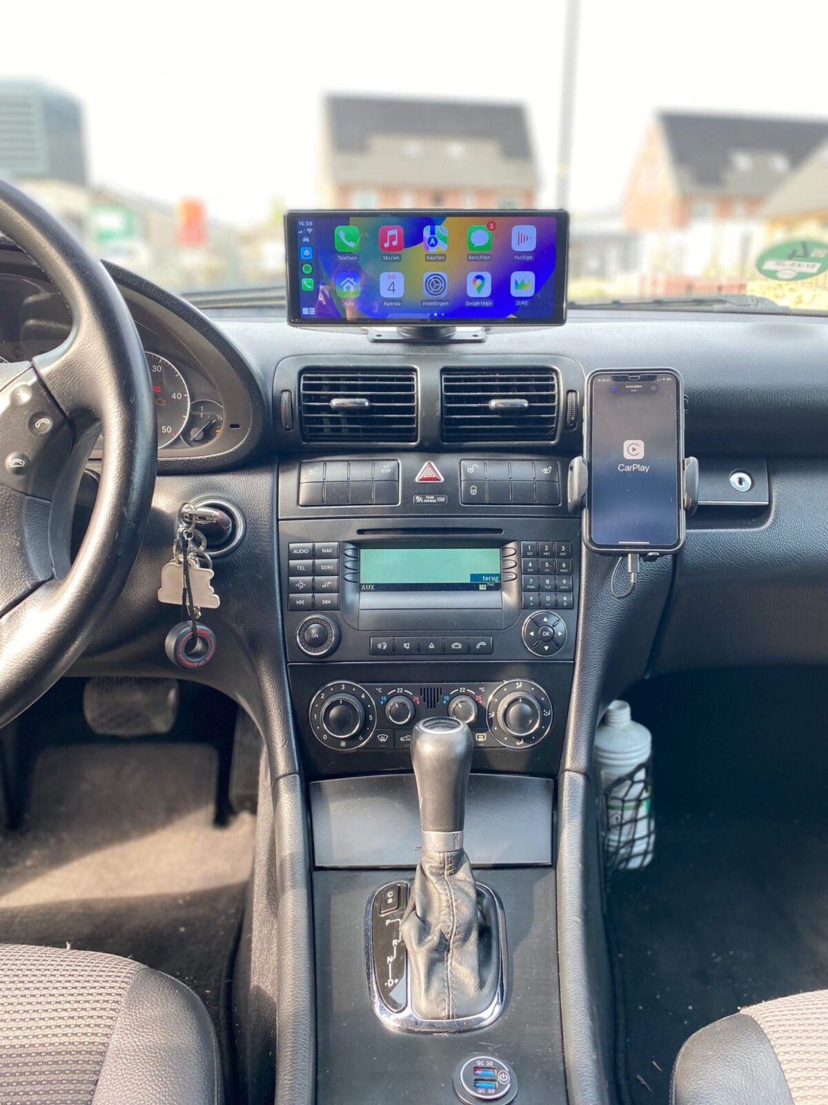 Instalación de Apple CarPlay de 10,26 pulgadas