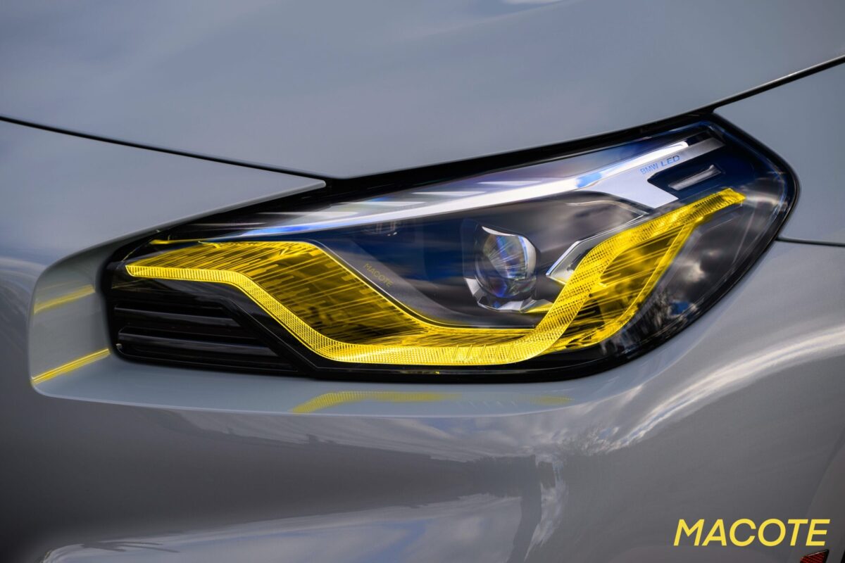 BMW M2 G87 amarillo luces de circulación diurna