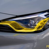 BMW M2 G87 amarillo luces de circulación diurna