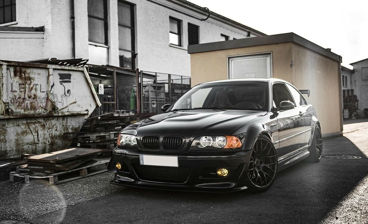 BMW M3 E46 phares antibrouillard jaune