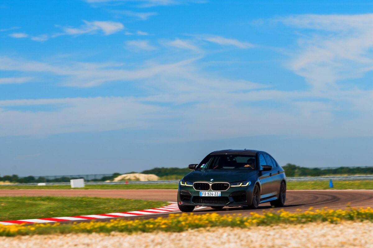 Yellow DRL headlights BMW 5 Series G30 M5 F90 Yellow DRL headlights BMW 5 Series G30 M5 F90