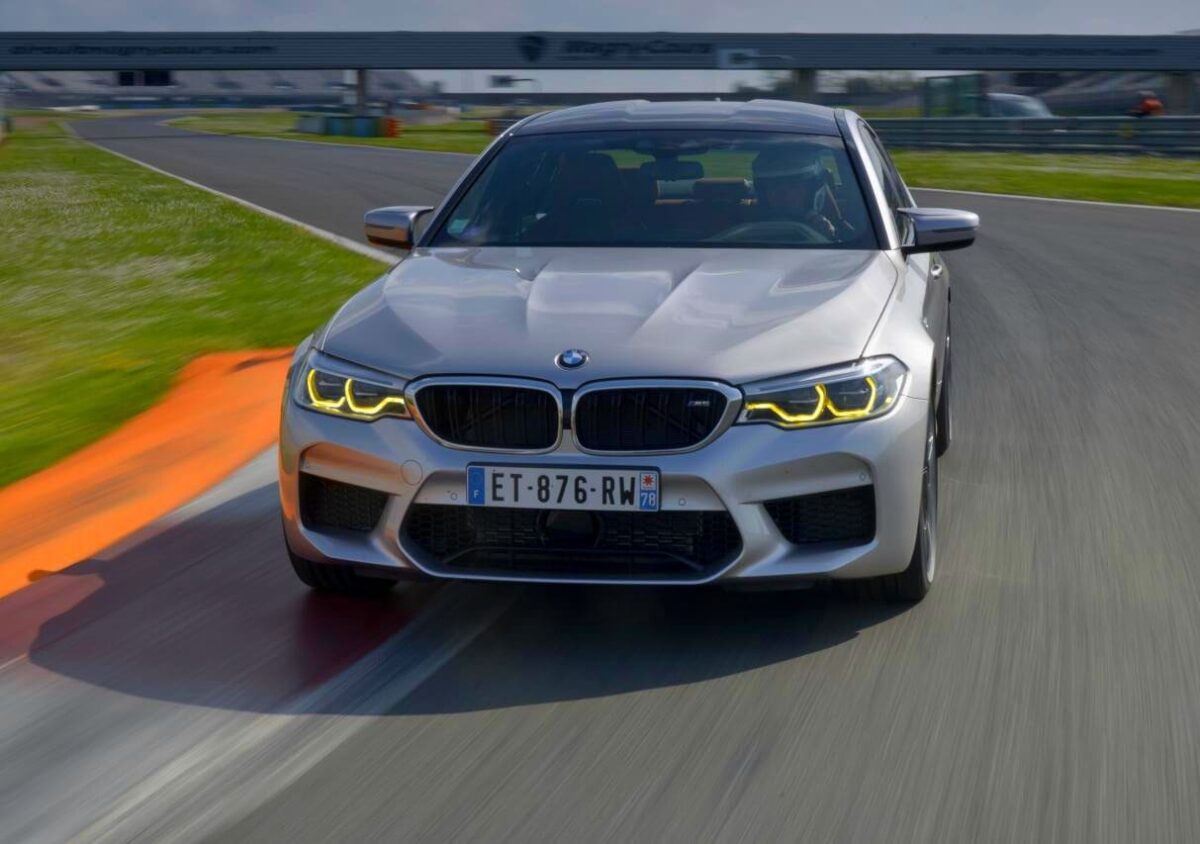 Yellow headlights DRL M5 F90 CS 2017-2023 Pré LCI Yellow headlights DRL M5 F90 CS 2017-2023 Pré LCI