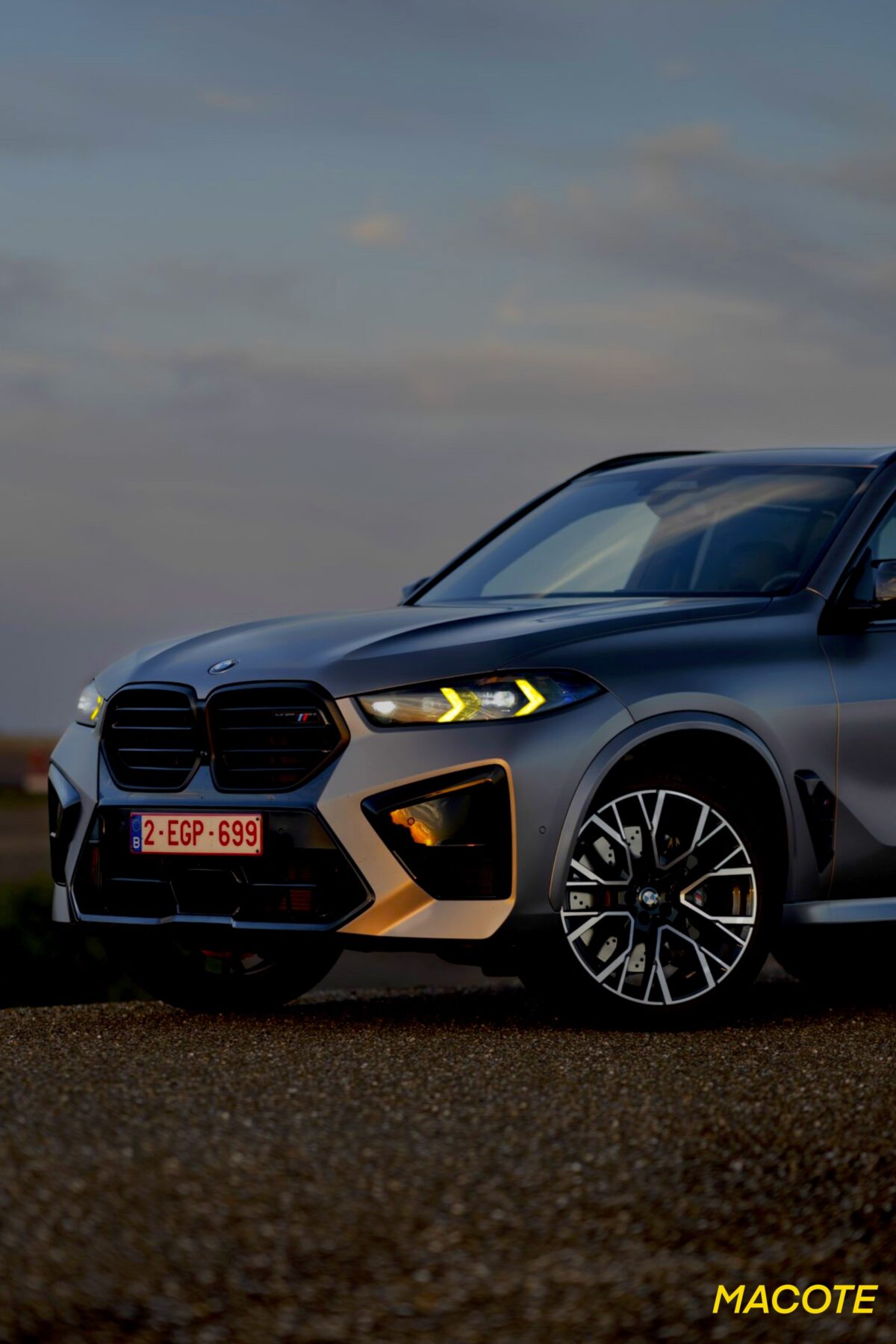 BMW X5M F95 LCI Yellow Snake Eyes LED DRL 2025 BMW X5M F95 LCI Yellow Snake Eyes LED DRL 2025