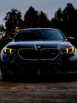 BMW M5 G90 Calandre jaune