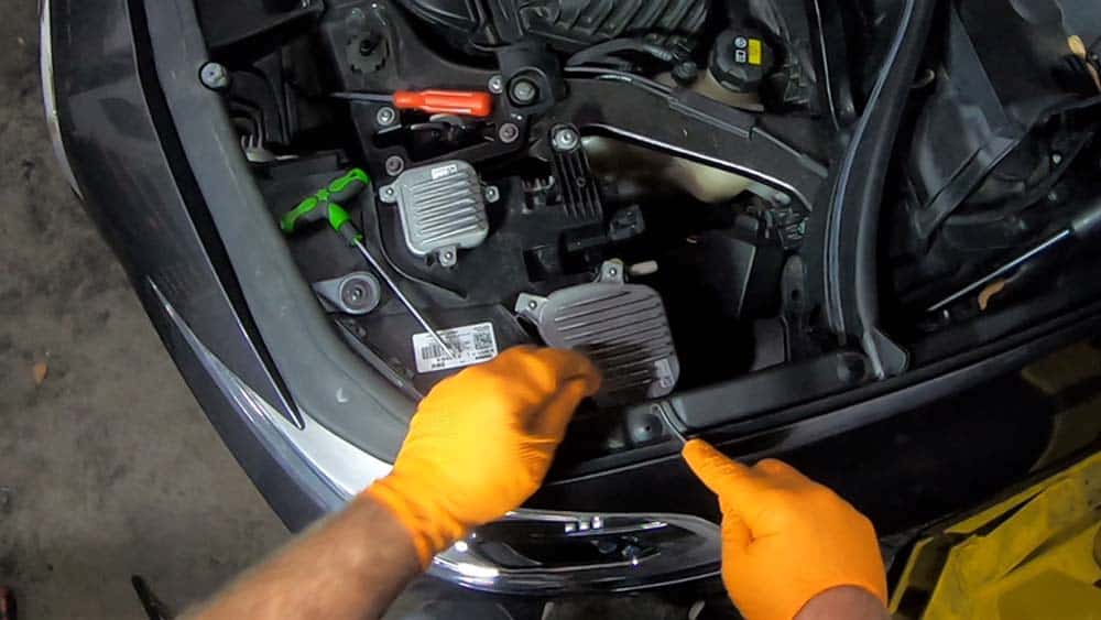 BMW X1 F48 + X2 F39 LCI Angel Eyes guide d'installation