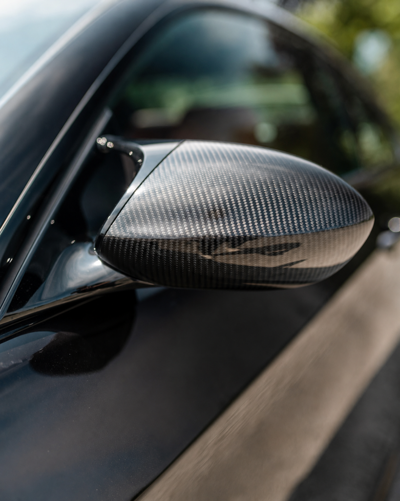 BMW M3 E92 noire coque rétroviseur carbone