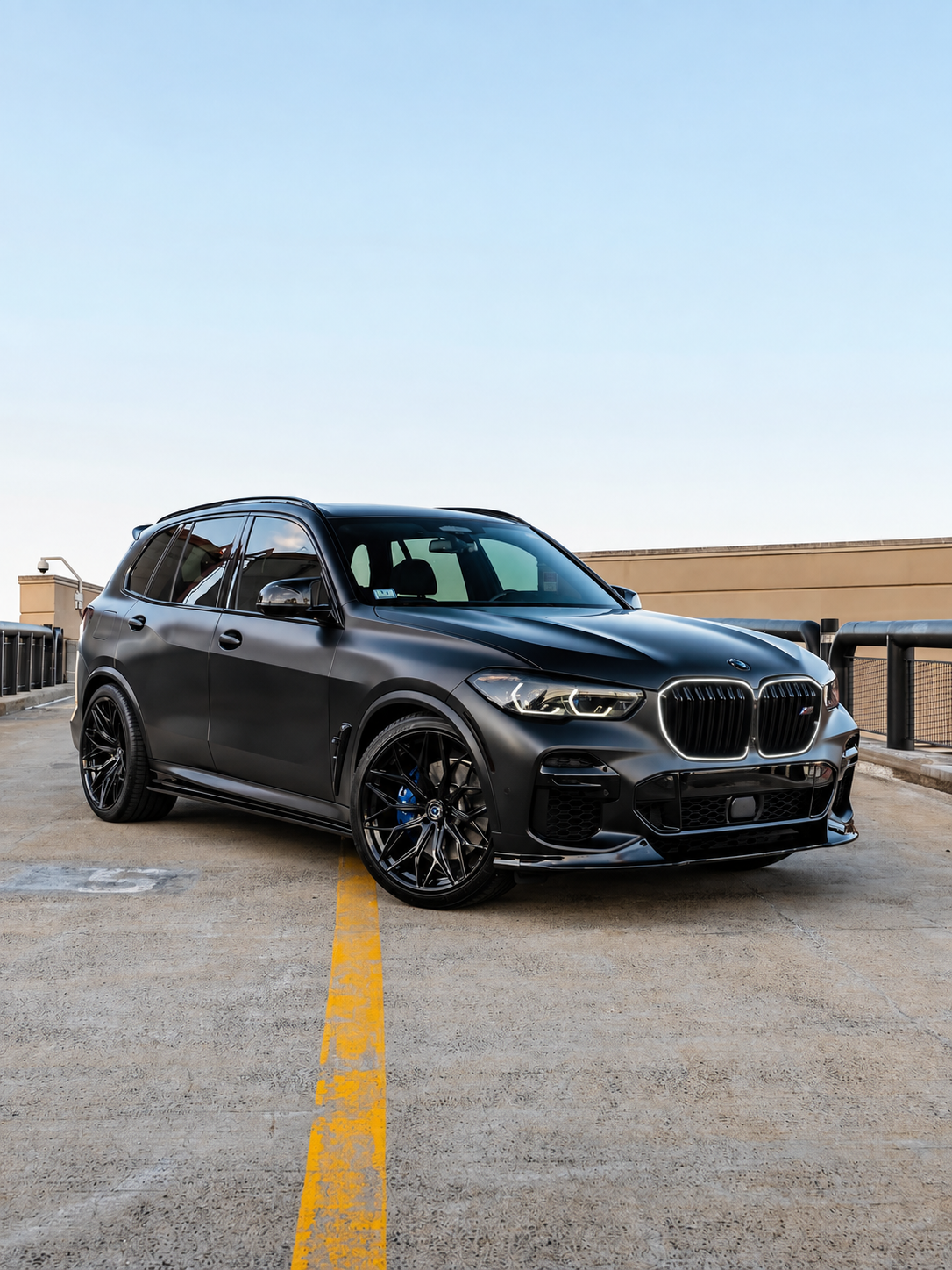 Calandre BMW X5M F95 : X6M F96 LED Iconic Glow – Noir Brillant – Vue 3:4